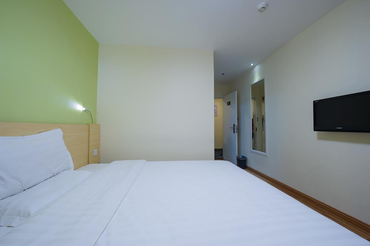 7Days Inn Guangzhou Southern Hospital Medical College Station Exterior foto